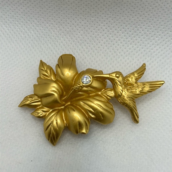Monet Humming Bird Brooch - vintage! - Picture 5 of 11